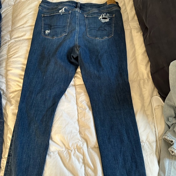 American Eagle ripped jeans - Picture 3 of 3